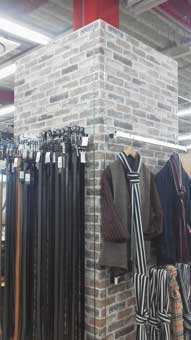 九州,アパレル,柱巻き,ロイヤル什器,既製品,クロス貼り,内装工事